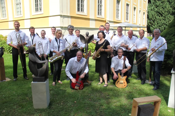 Small Town Big Band Dbeln